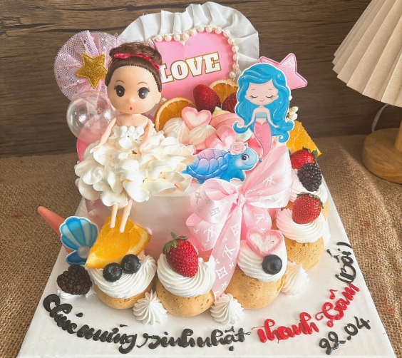 Bánh chúc mừng sinh nhật công chúa nhỏ và nàng tiên cá 