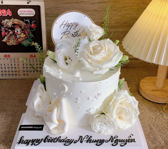 Bánh sinh nhật cho bác gái