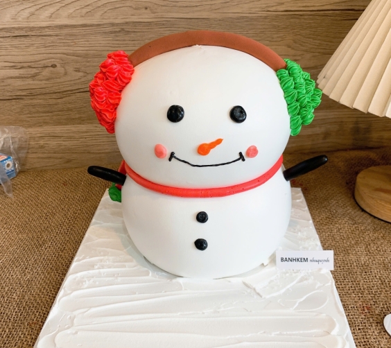 Bánh kem hình noel cho bé